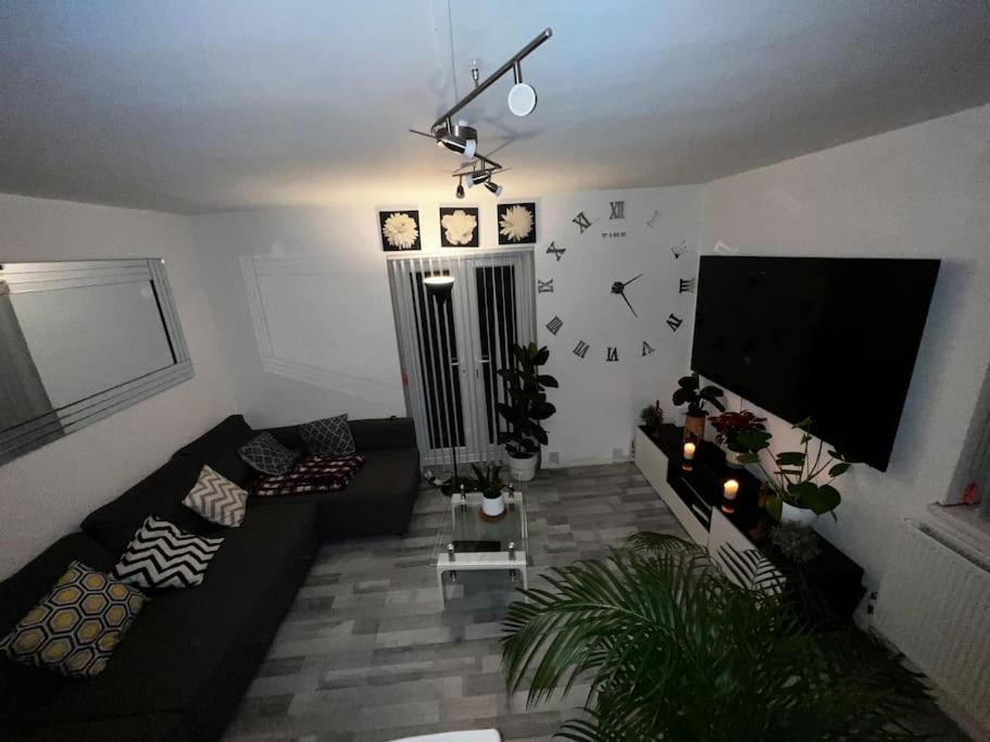 1-Bed Flat With Fast Wi-Fi In Prime Location 15Mins From Central 런던 외부 사진