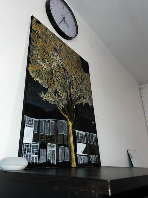 1-Bed Flat With Fast Wi-Fi In Prime Location 15Mins From Central 런던 외부 사진