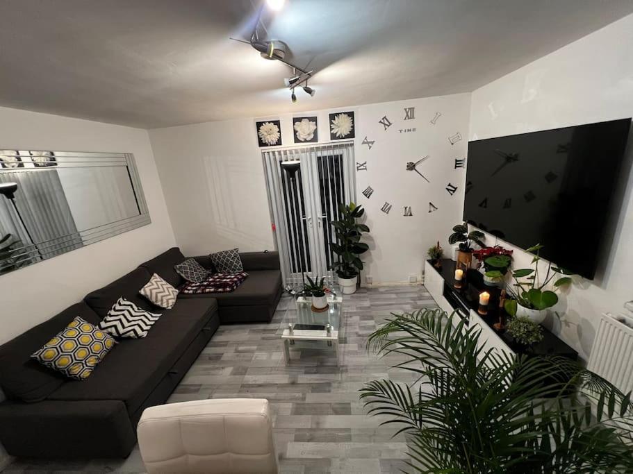 1-Bed Flat With Fast Wi-Fi In Prime Location 15Mins From Central 런던 외부 사진