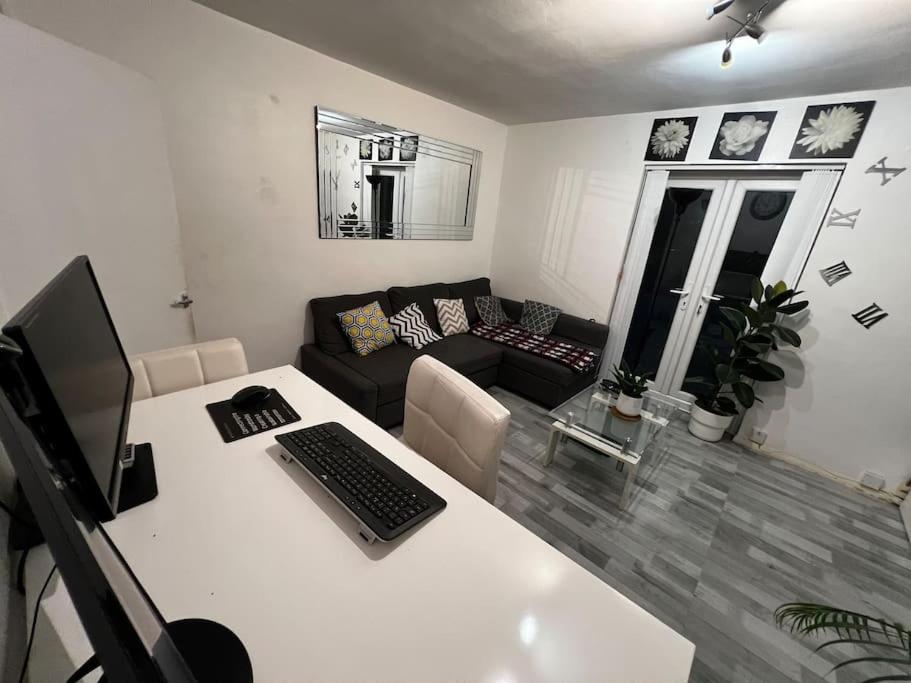 1-Bed Flat With Fast Wi-Fi In Prime Location 15Mins From Central 런던 외부 사진